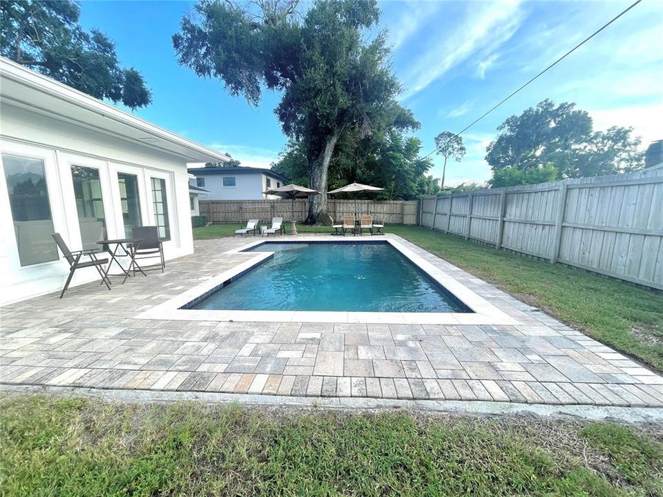 Activo con contrato: $779,500 (3 camas, 2 baños, 1813 Pies cuadrados)