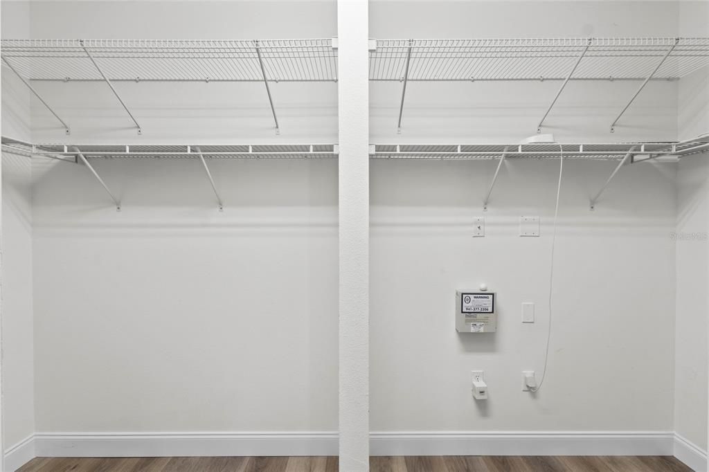 Под контрактом: $2,695 (3 спален, 2 ванн, 1991 Квадратных фут)