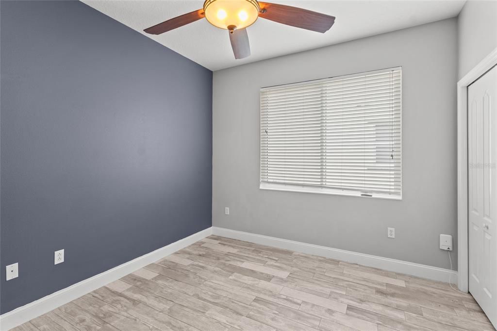 Под контрактом: $2,695 (3 спален, 2 ванн, 1991 Квадратных фут)