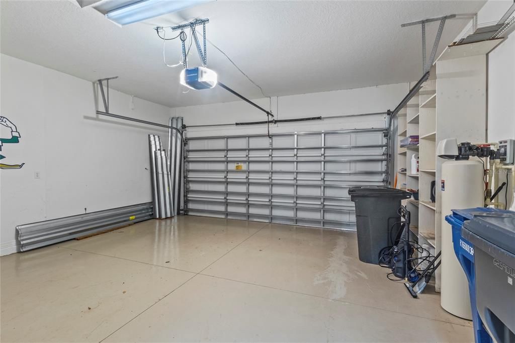 Под контрактом: $2,695 (3 спален, 2 ванн, 1991 Квадратных фут)