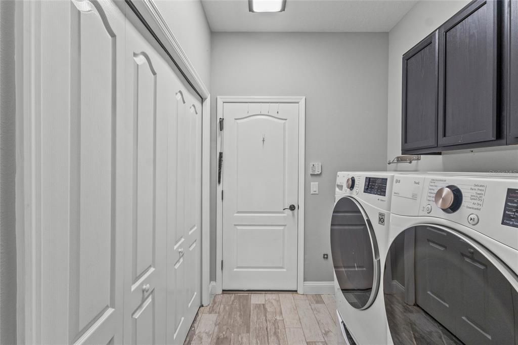 Под контрактом: $2,695 (3 спален, 2 ванн, 1991 Квадратных фут)