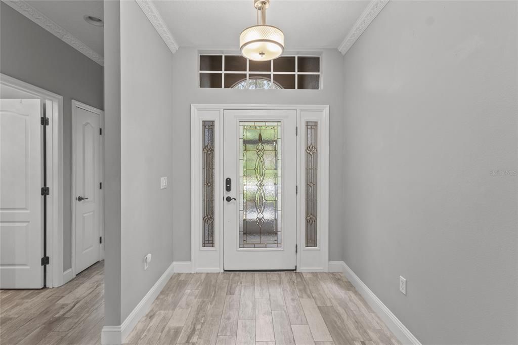 Под контрактом: $2,695 (3 спален, 2 ванн, 1991 Квадратных фут)