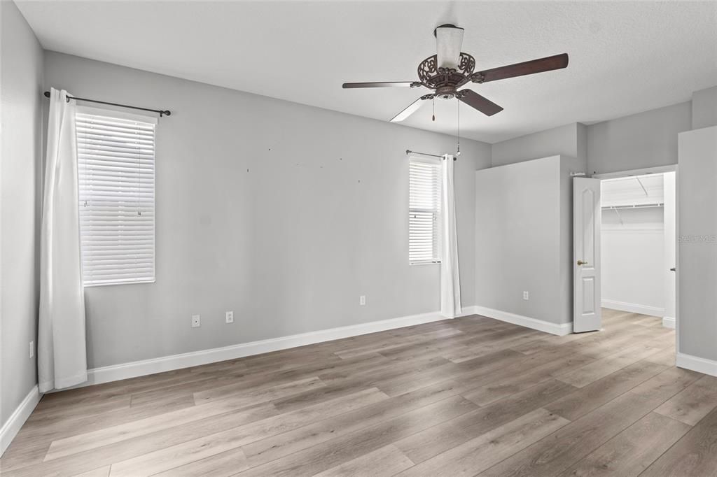 Под контрактом: $2,695 (3 спален, 2 ванн, 1991 Квадратных фут)