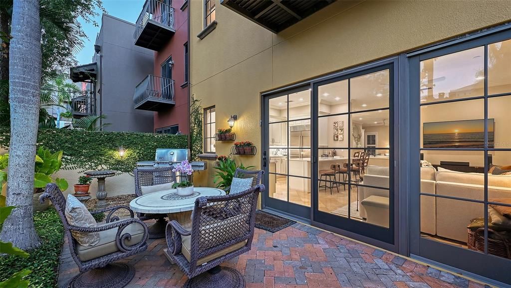 Activo con contrato: $1,595,000 (3 camas, 2 baños, 1910 Pies cuadrados)