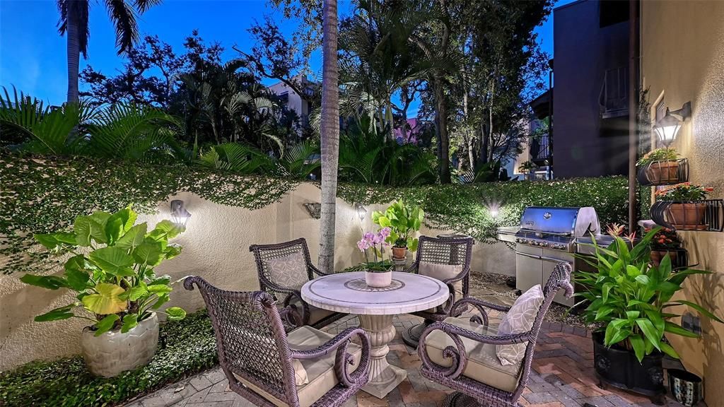 Activo con contrato: $1,595,000 (3 camas, 2 baños, 1910 Pies cuadrados)