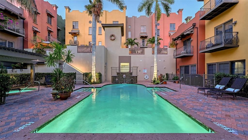 Activo con contrato: $1,595,000 (3 camas, 2 baños, 1910 Pies cuadrados)