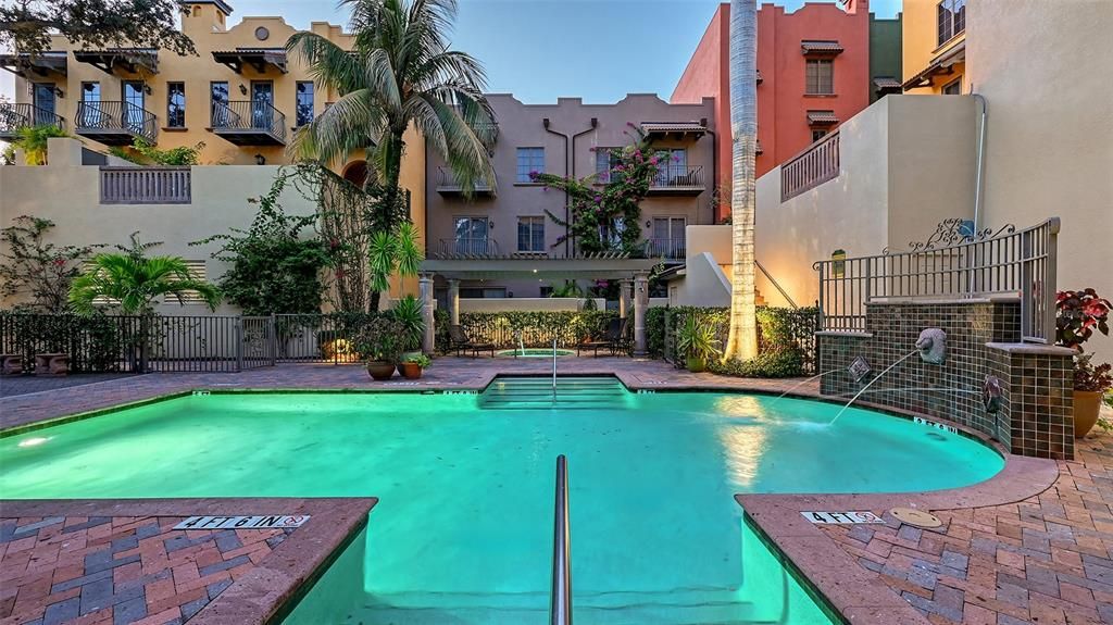 Activo con contrato: $1,595,000 (3 camas, 2 baños, 1910 Pies cuadrados)