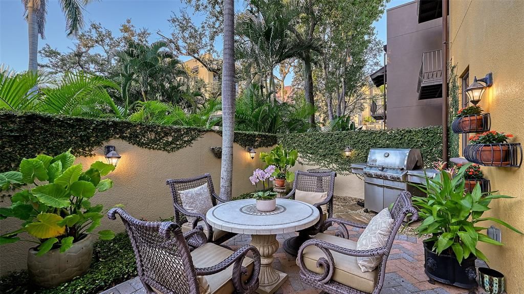 Activo con contrato: $1,595,000 (3 camas, 2 baños, 1910 Pies cuadrados)