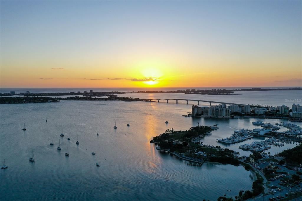 Activo con contrato: $1,595,000 (3 camas, 2 baños, 1910 Pies cuadrados)