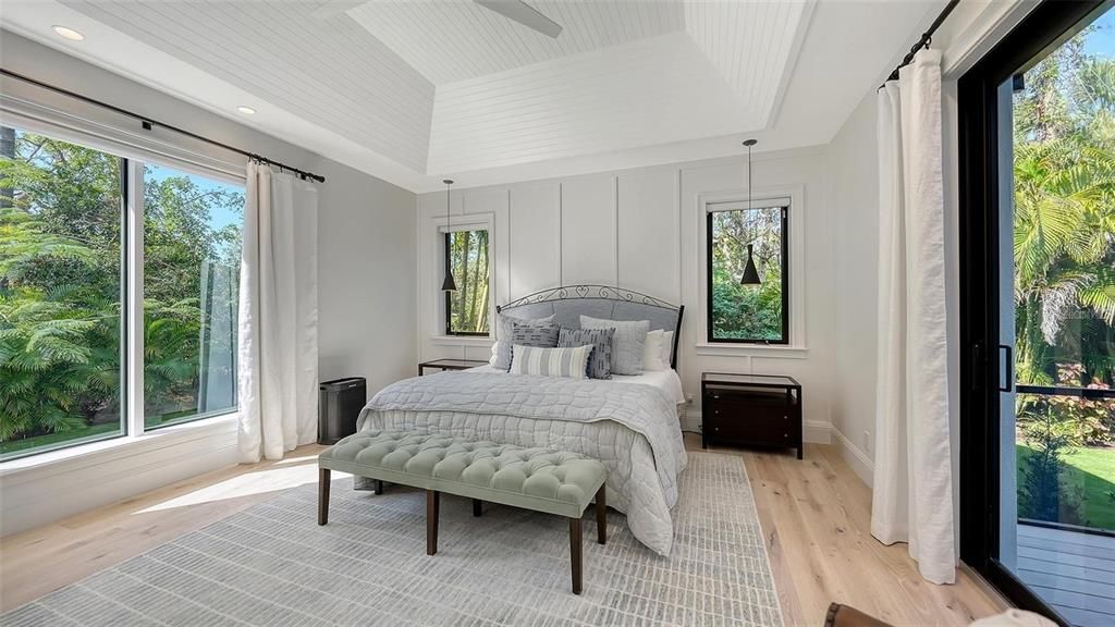 For Sale: $4,895,000 (5 beds, 6 baths, 5712 Square Feet)