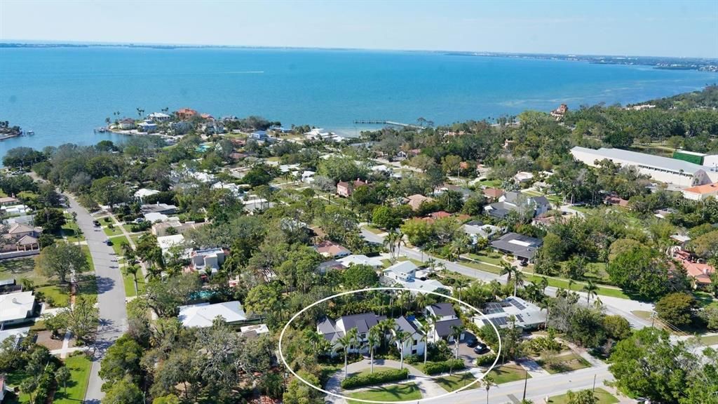 For Sale: $4,895,000 (5 beds, 6 baths, 5712 Square Feet)