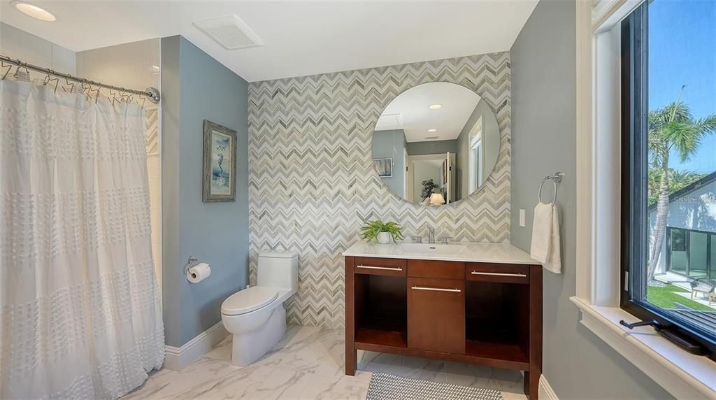 For Sale: $4,895,000 (5 beds, 6 baths, 5712 Square Feet)