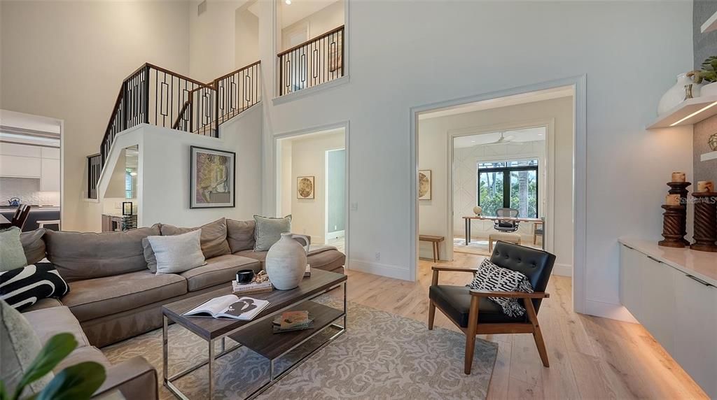 For Sale: $4,895,000 (5 beds, 6 baths, 5712 Square Feet)