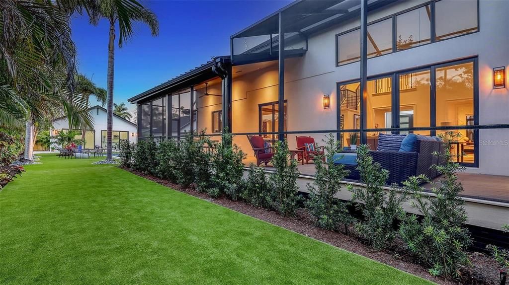 For Sale: $4,895,000 (5 beds, 6 baths, 5712 Square Feet)