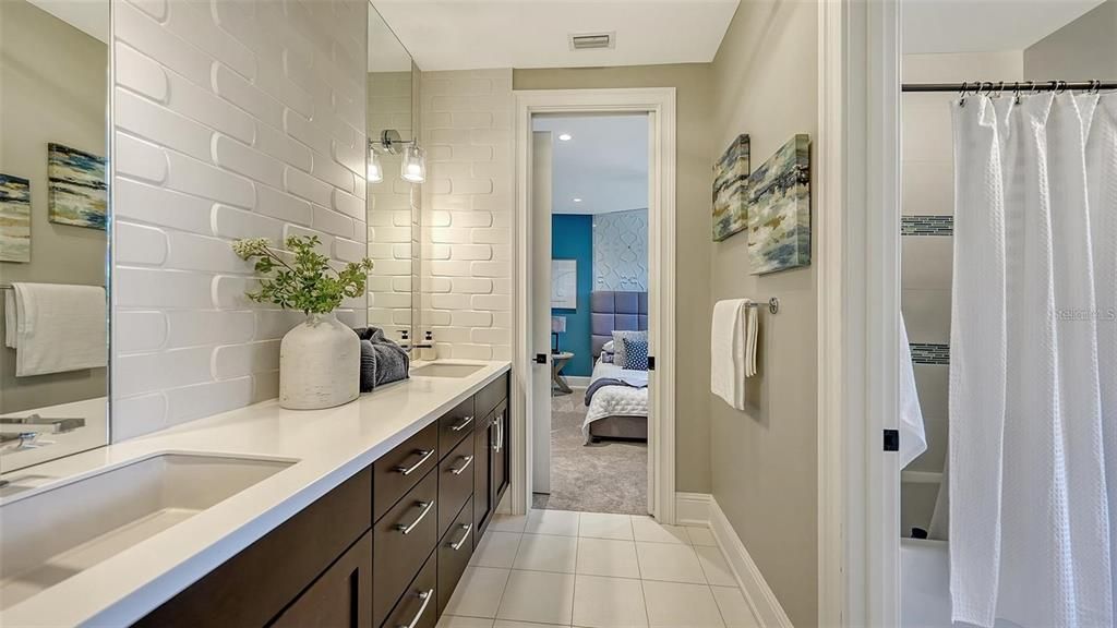 For Sale: $4,895,000 (5 beds, 6 baths, 5712 Square Feet)