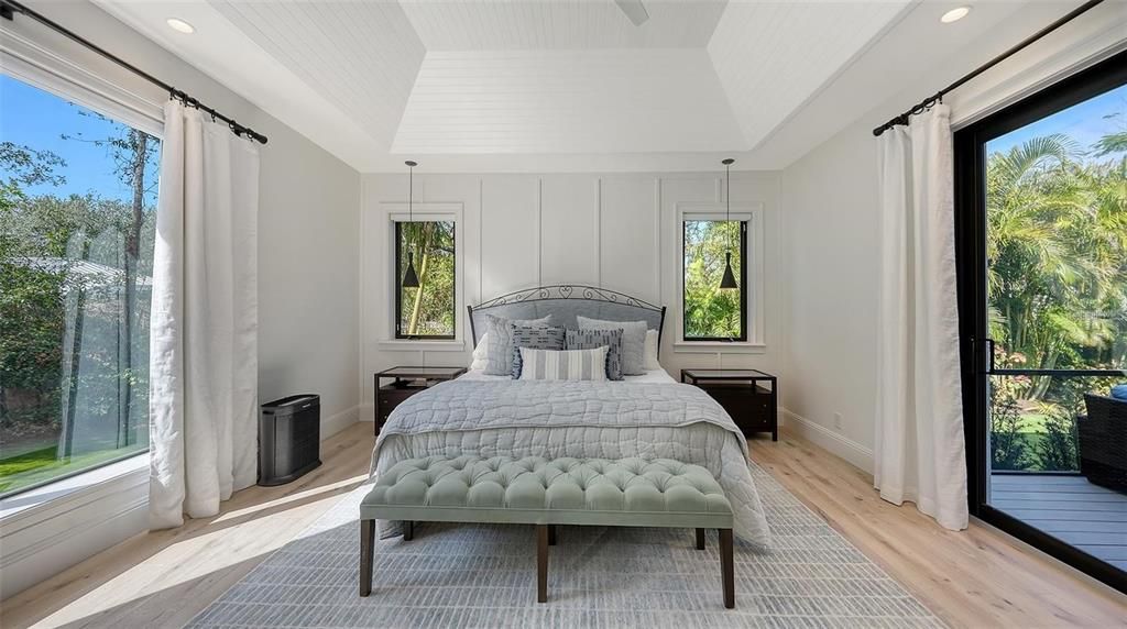 For Sale: $4,895,000 (5 beds, 6 baths, 5712 Square Feet)