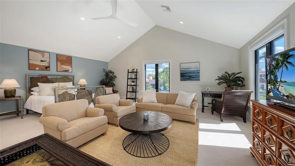 For Sale: $4,895,000 (5 beds, 6 baths, 5712 Square Feet)