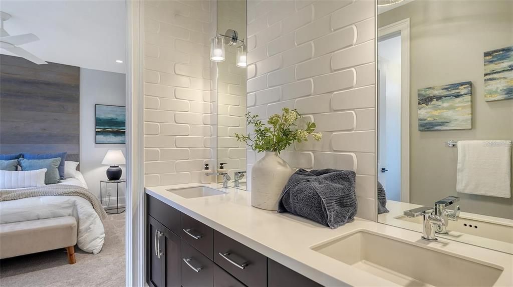 For Sale: $4,895,000 (5 beds, 6 baths, 5712 Square Feet)