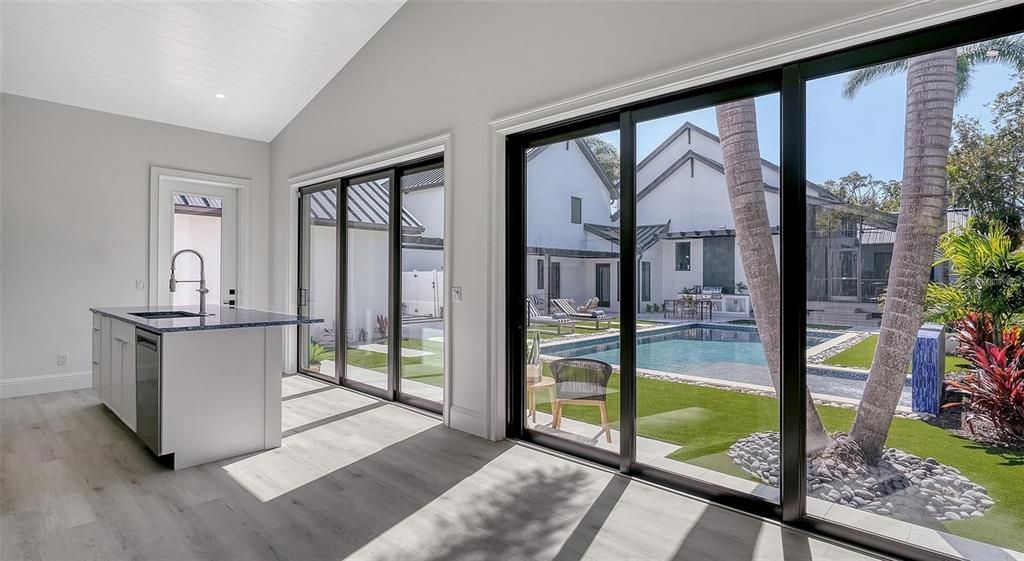 For Sale: $4,895,000 (5 beds, 6 baths, 5712 Square Feet)