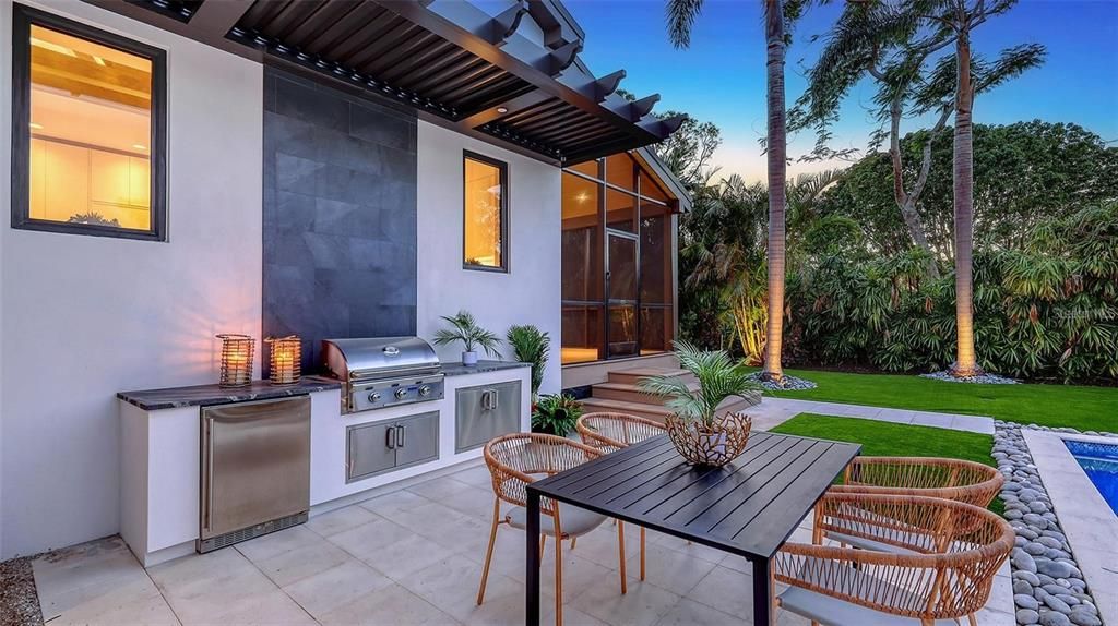 For Sale: $4,895,000 (5 beds, 6 baths, 5712 Square Feet)