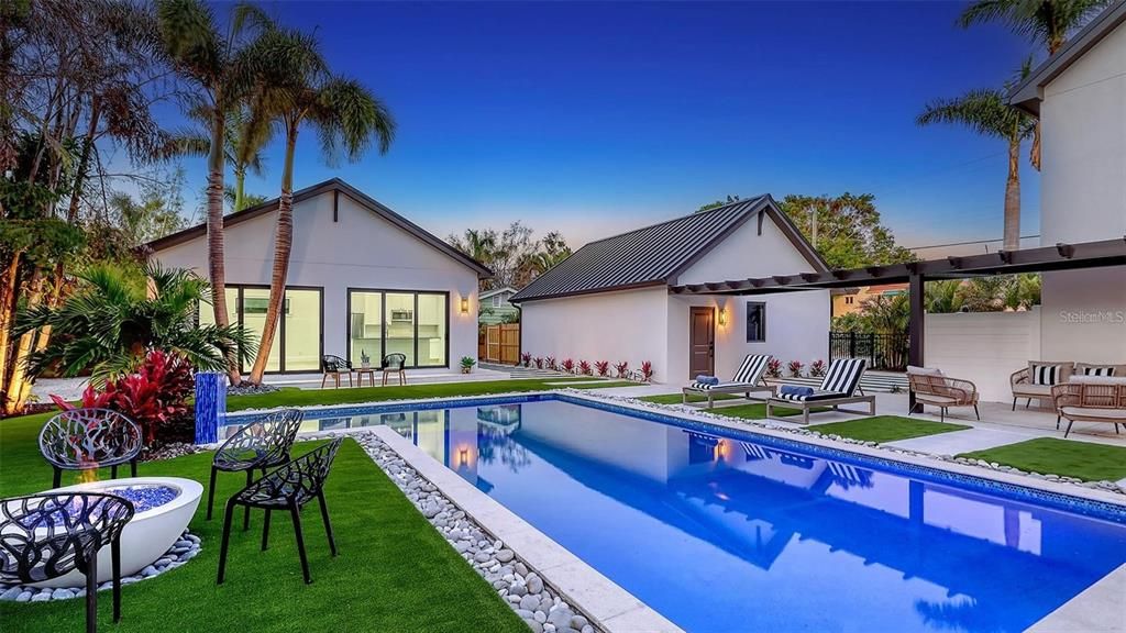 For Sale: $4,895,000 (5 beds, 6 baths, 5712 Square Feet)