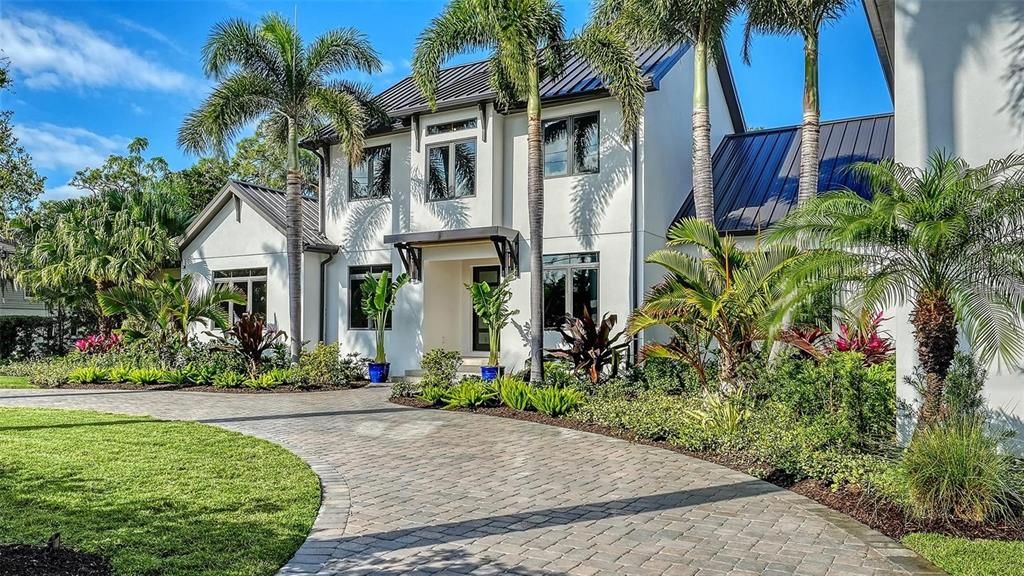 For Sale: $4,895,000 (5 beds, 6 baths, 5712 Square Feet)