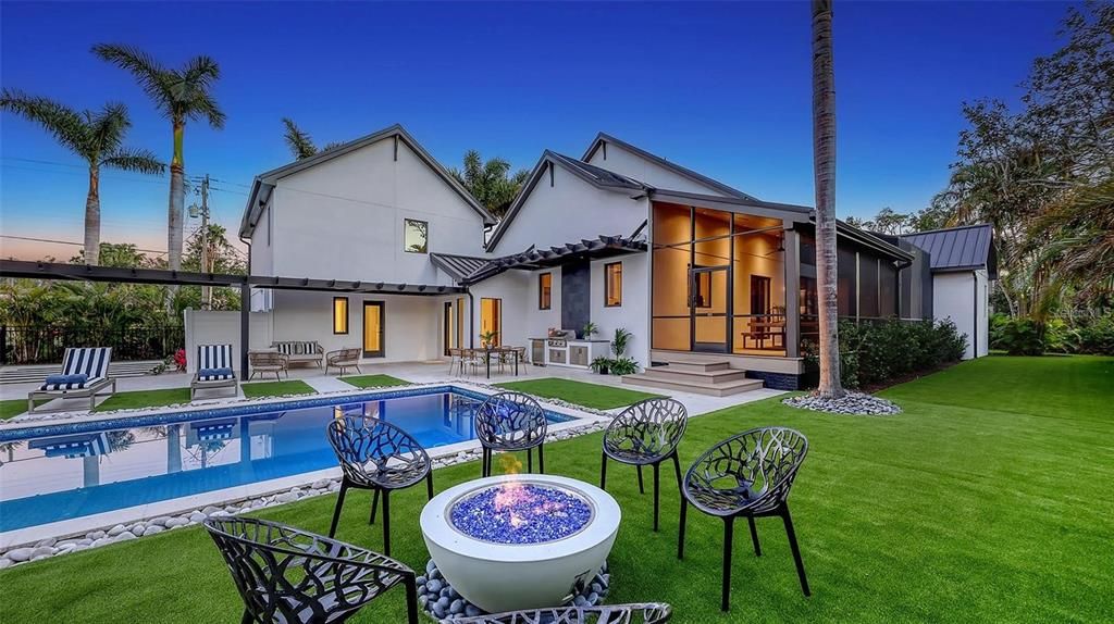 For Sale: $4,895,000 (5 beds, 6 baths, 5712 Square Feet)