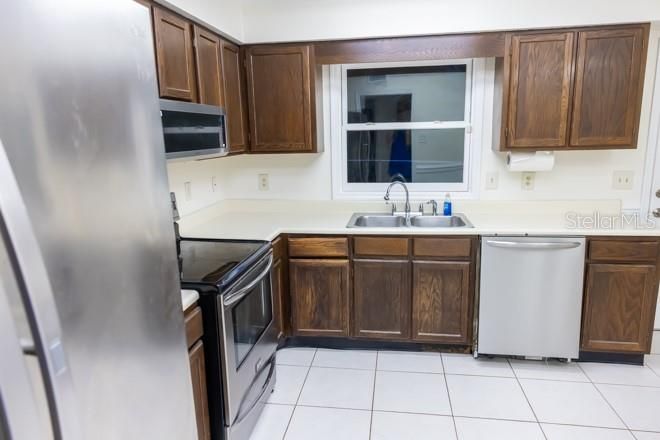 En Venta: $425,000 (3 camas, 2 baños, 1918 Pies cuadrados)