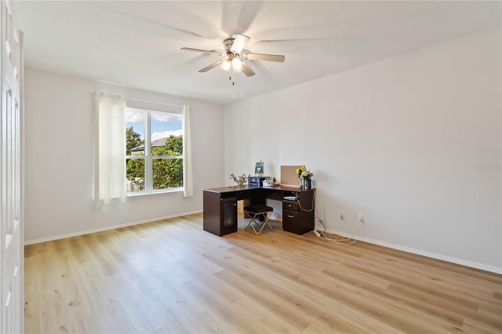 Active With Contract: $599,990 (5 beds, 4 baths, 4247 Square Feet)