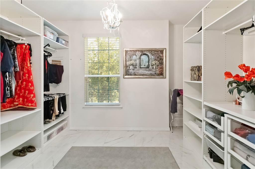 Active With Contract: $599,990 (5 beds, 4 baths, 4247 Square Feet)