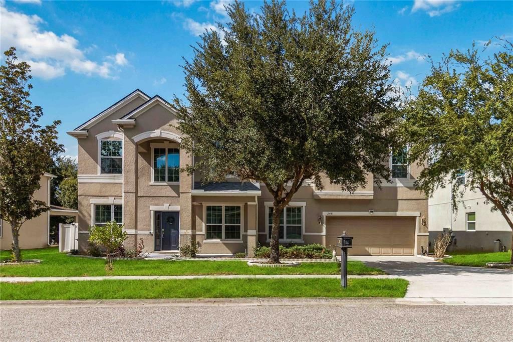 Active With Contract: $599,990 (5 beds, 4 baths, 4247 Square Feet)
