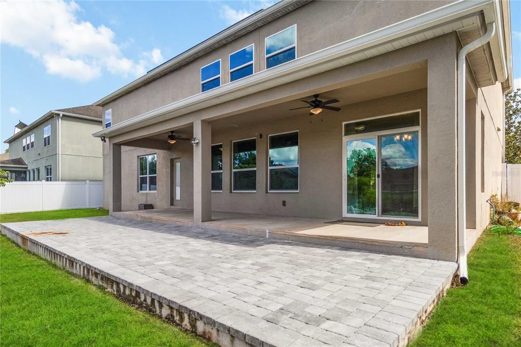 Active With Contract: $599,990 (5 beds, 4 baths, 4247 Square Feet)