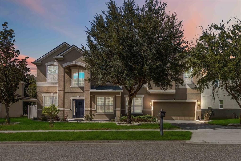 Active With Contract: $599,990 (5 beds, 4 baths, 4247 Square Feet)