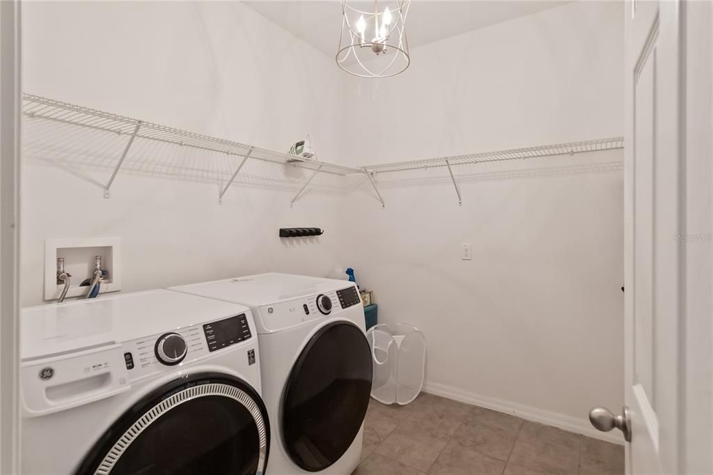 Active With Contract: $599,990 (5 beds, 4 baths, 4247 Square Feet)