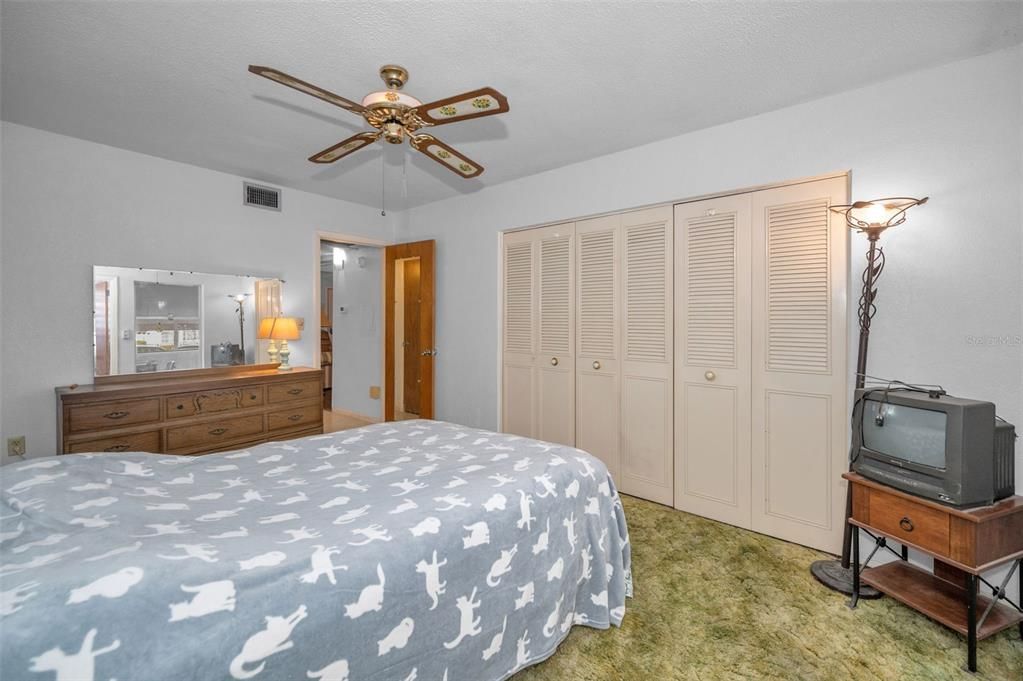 Active With Contract: $99,000 (2 beds, 2 baths, 1134 Square Feet)