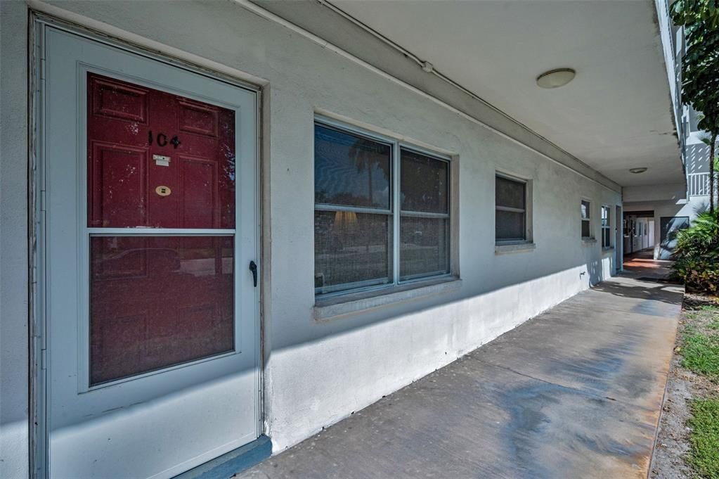 Active With Contract: $99,000 (2 beds, 2 baths, 1134 Square Feet)