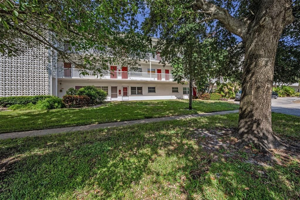 Active With Contract: $99,000 (2 beds, 2 baths, 1134 Square Feet)