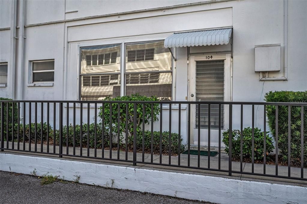 Active With Contract: $99,000 (2 beds, 2 baths, 1134 Square Feet)