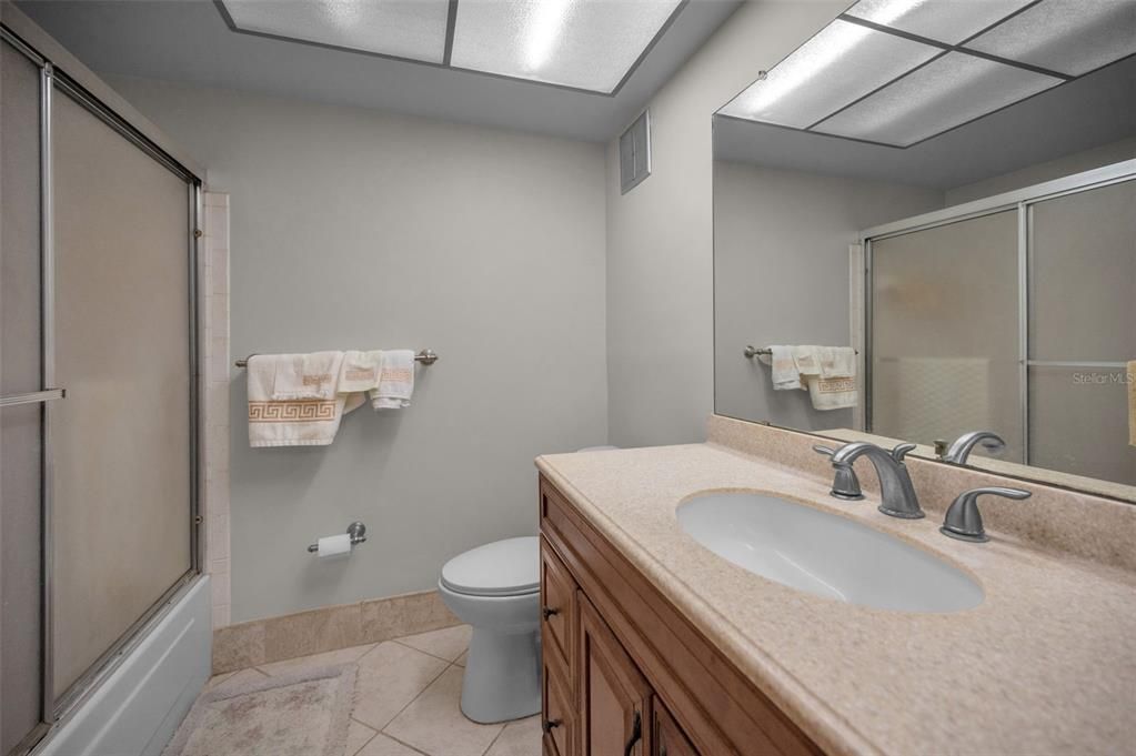 Active With Contract: $99,000 (2 beds, 2 baths, 1134 Square Feet)