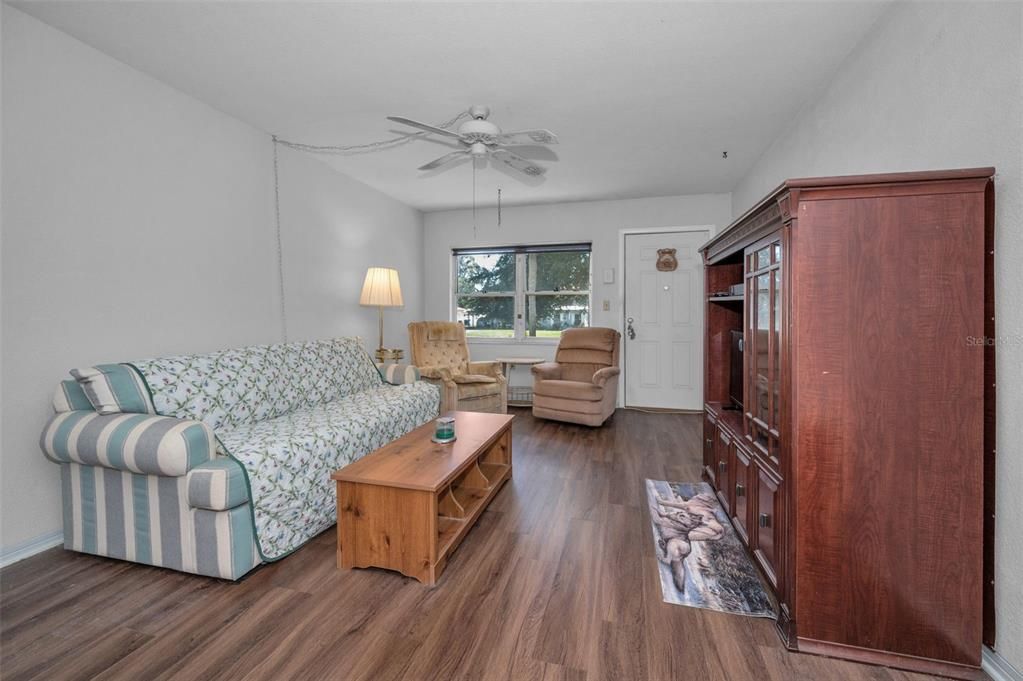 Active With Contract: $99,000 (2 beds, 2 baths, 1134 Square Feet)