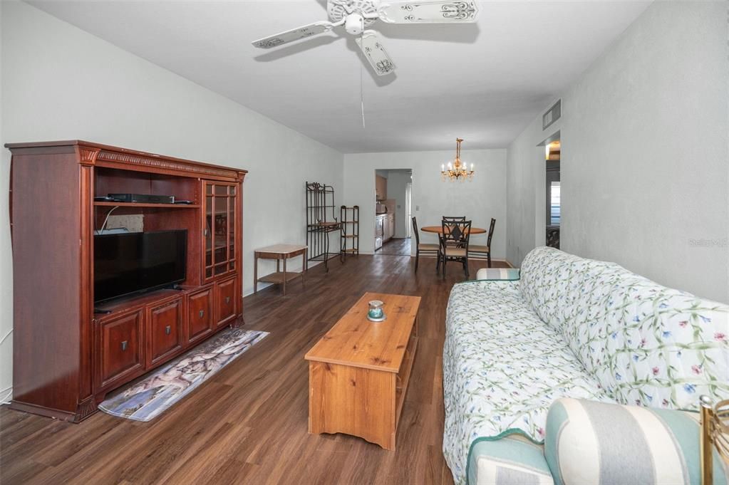 Active With Contract: $99,000 (2 beds, 2 baths, 1134 Square Feet)