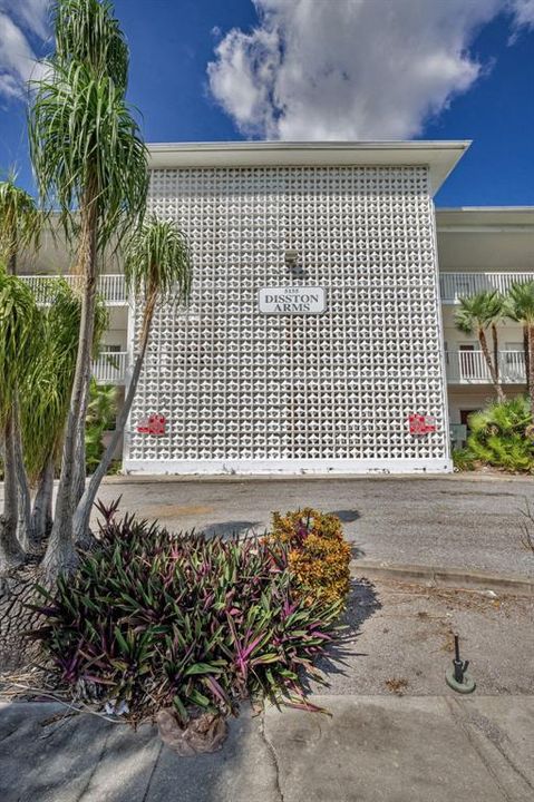 Active With Contract: $99,000 (2 beds, 2 baths, 1134 Square Feet)