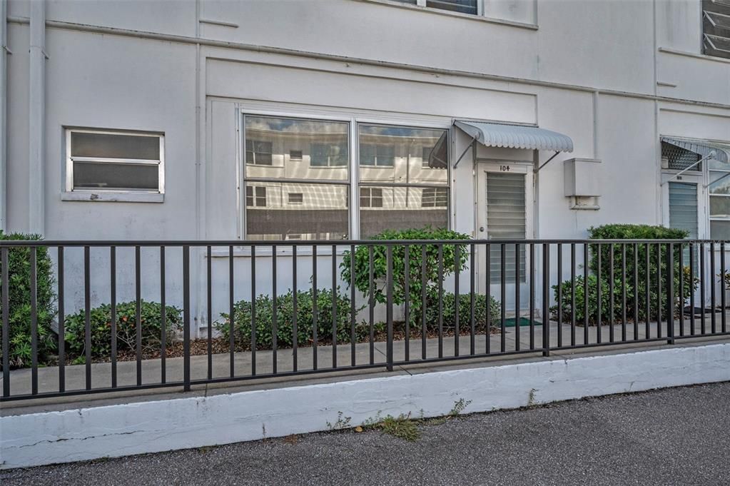 Active With Contract: $99,000 (2 beds, 2 baths, 1134 Square Feet)