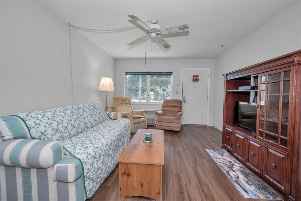 Active With Contract: $99,000 (2 beds, 2 baths, 1134 Square Feet)