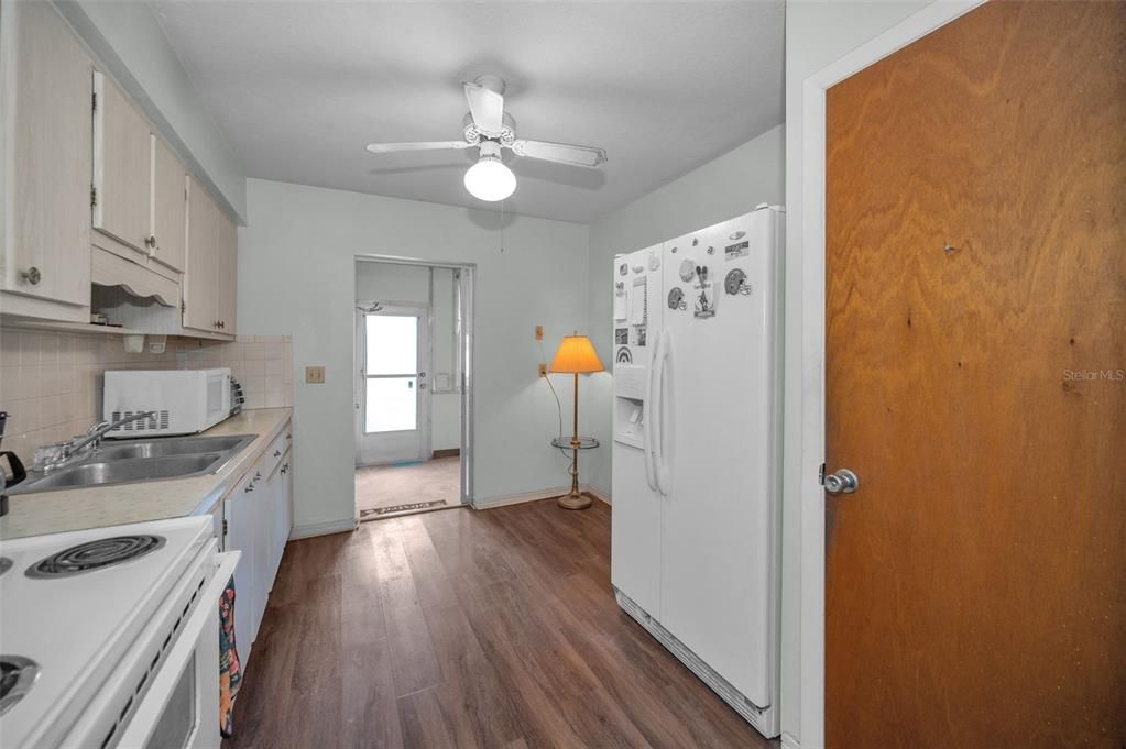Active With Contract: $99,000 (2 beds, 2 baths, 1134 Square Feet)