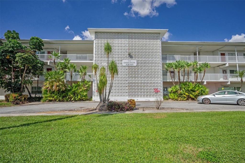 Active With Contract: $99,000 (2 beds, 2 baths, 1134 Square Feet)