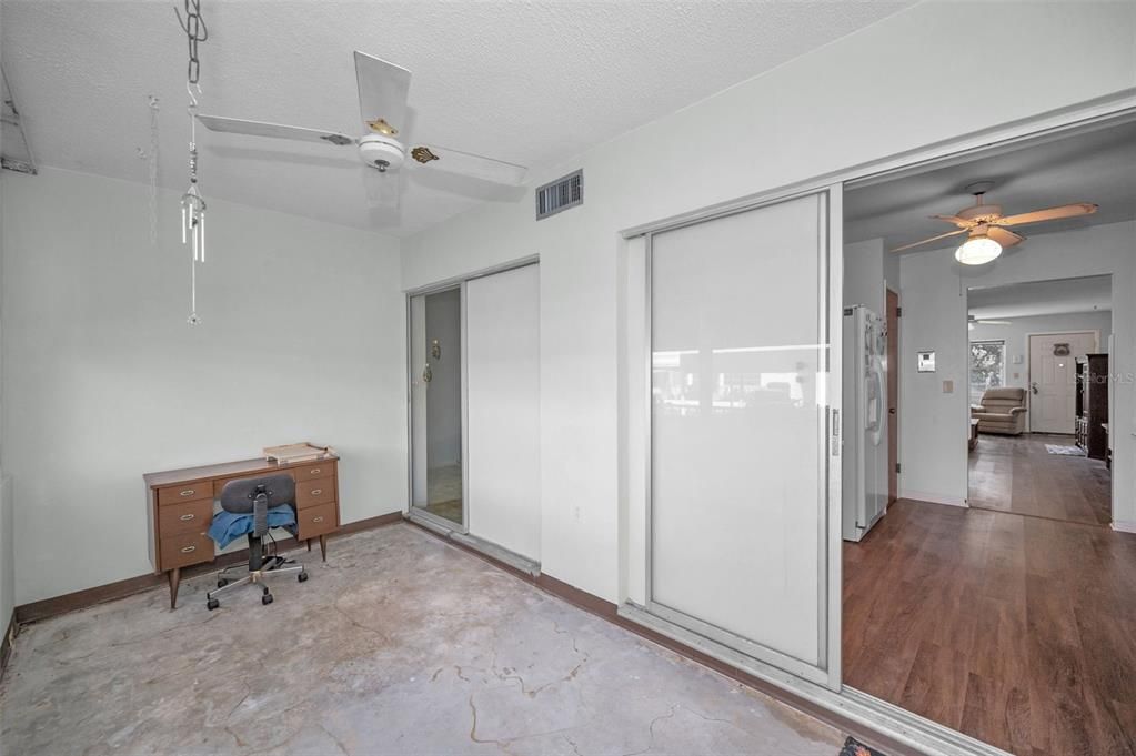 Active With Contract: $99,000 (2 beds, 2 baths, 1134 Square Feet)