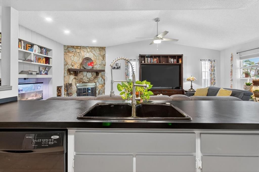 En Venta: $425,000 (2 camas, 2 baños, 1203 Pies cuadrados)