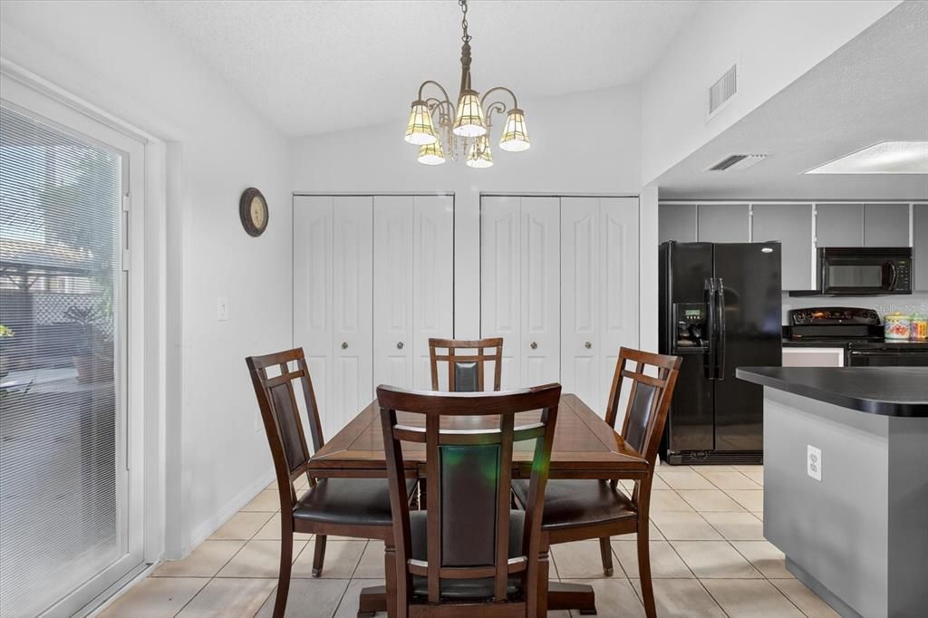 En Venta: $425,000 (2 camas, 2 baños, 1203 Pies cuadrados)