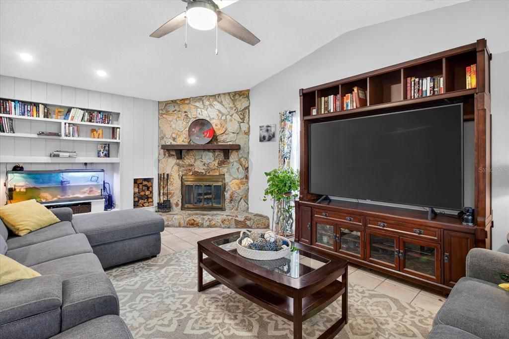 En Venta: $425,000 (2 camas, 2 baños, 1203 Pies cuadrados)